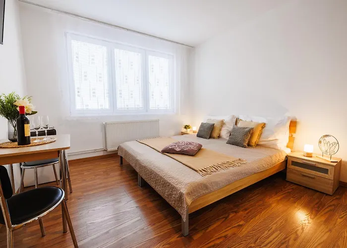 U Nádraží Albergue